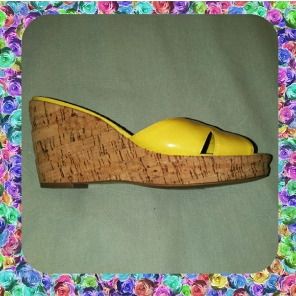 Franco Sarto Shoes - 🍍YELLOW PLATFORM WEDGE SANDALS🍍